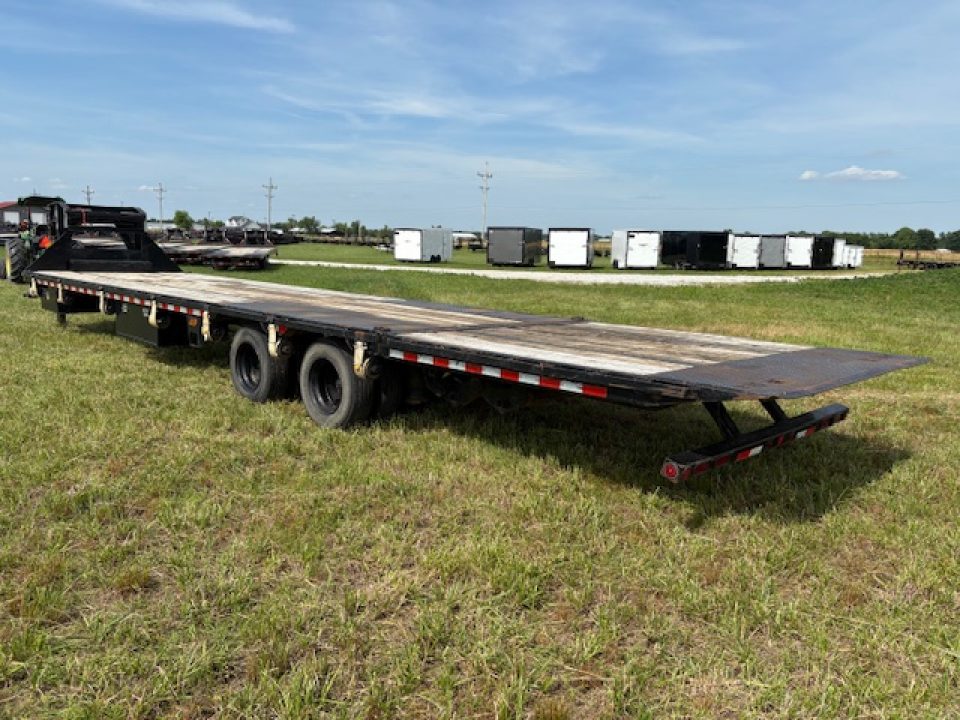 Used 2024 Iron Bull 102x38 Tandem 30K Hydrotail W/15K Axles, Air Ride, Hydro Jacks, & Disc Brakes