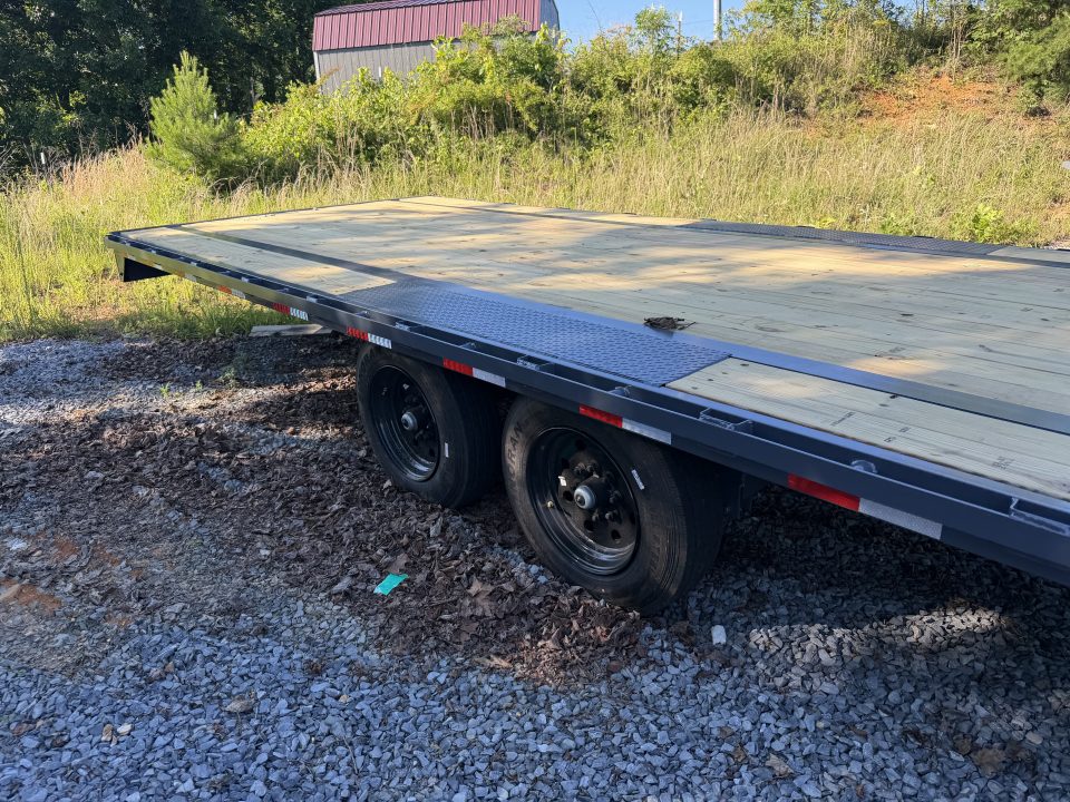 New 2026 Down 2 Earth GOOSENECK 8.5x40 (40 FLAT DECK ) 8K Axles , SLIDE OUT RAMPS
