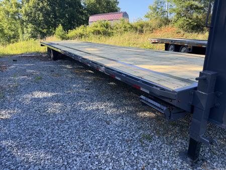 New 2026 Down 2 Earth GOOSENECK 8.5x40 (40 FLAT DECK ) 8K Axles , SLIDE OUT RAMPS