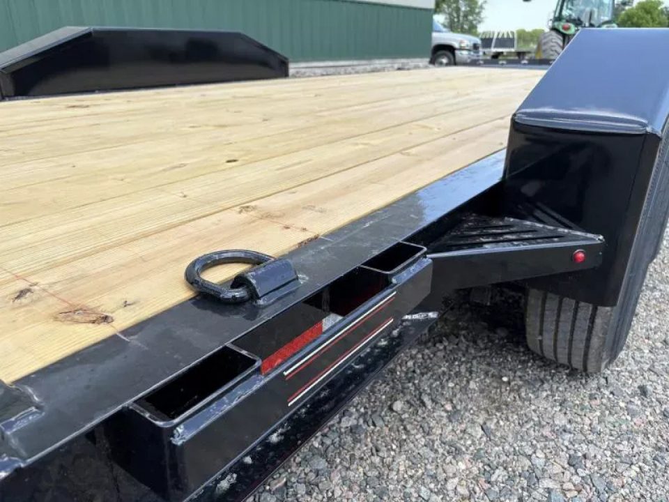 New 2026 20' Diamond C LPX207 Equipment Trailer