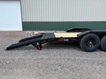 New 2026 20' Diamond C LPX207 Equipment Trailer