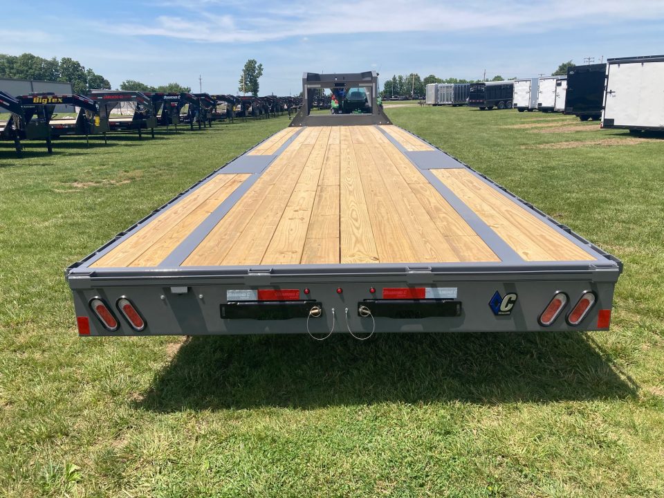 New 2026 Diamond C Trailers 102x35 TANDEM 15.5K GN STRAIGHT DECK W/ SLIDE IN RAMPS, RATCHET RAIL & 2-SPEED JACKS Deckover Trailer