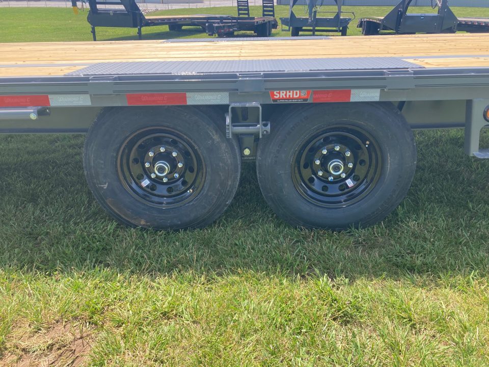 New 2026 Diamond C Trailers 102x35 TANDEM 15.5K GN STRAIGHT DECK W/ SLIDE IN RAMPS, RATCHET RAIL & 2-SPEED JACKS Deckover Trailer