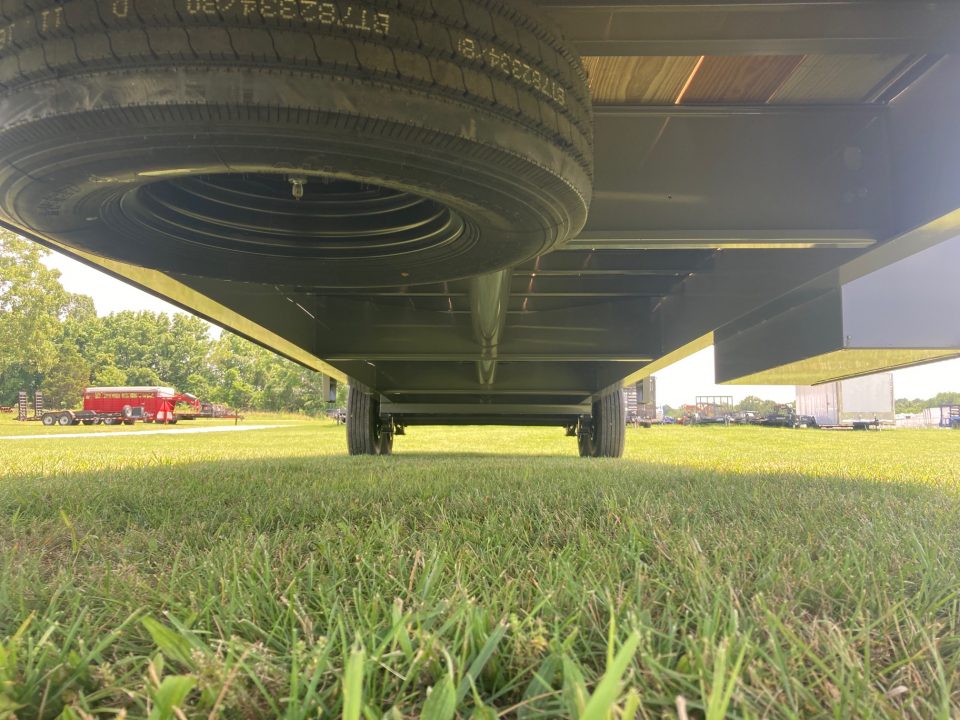 New 2026 Diamond C Trailers 102x35 TANDEM 15.5K GN STRAIGHT DECK W/ SLIDE IN RAMPS, RATCHET RAIL & 2-SPEED JACKS Deckover Trailer