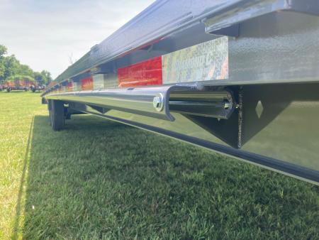 New 2026 Diamond C Trailers 102x35 TANDEM 15.5K GN STRAIGHT DECK W/ SLIDE IN RAMPS, RATCHET RAIL & 2-SPEED JACKS Deckover Trailer