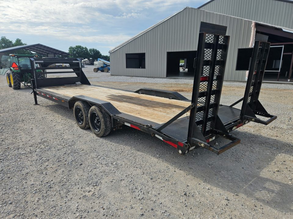 Used 2023 MAXX-D 102X26 TANDEM EQUIPMENT HAULER W/DRIVEROVER FENDERS 8K AXLES & STANDUP RAMPS