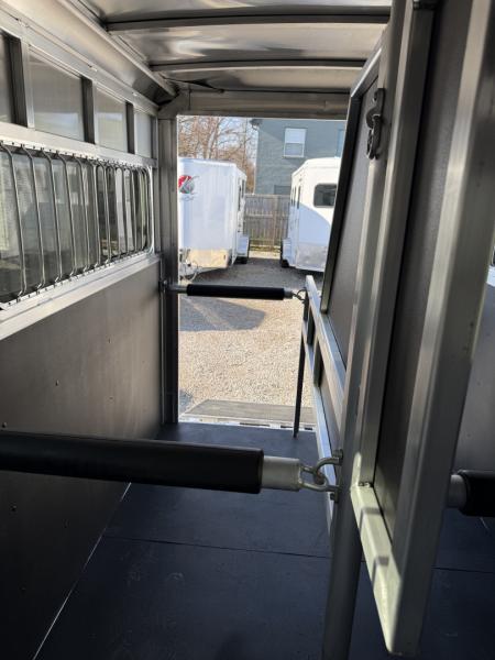 New 2027 Shadow 2 HORSE STRAIGHT LOAD w/ RAMP