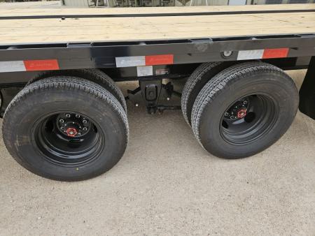 New 2026 Load Trail 25,900 Gvw 40' Gooseneck w/ EOH Brakes and Max Ramps