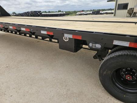 New 2026 Load Trail 25,900 Gvw 40' Gooseneck w/ EOH Brakes and Max Ramps
