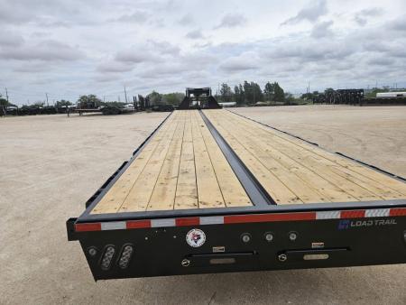 New 2026 Load Trail 25,900 Gvw 40' Gooseneck w/ EOH Brakes and Max Ramps