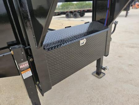 New 2026 Load Trail 25,900 Gvw 40' Gooseneck w/ EOH Brakes and Max Ramps