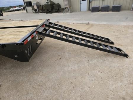 New 2026 Load Trail 25,900 Gvw 40' Gooseneck w/ EOH Brakes and Max Ramps