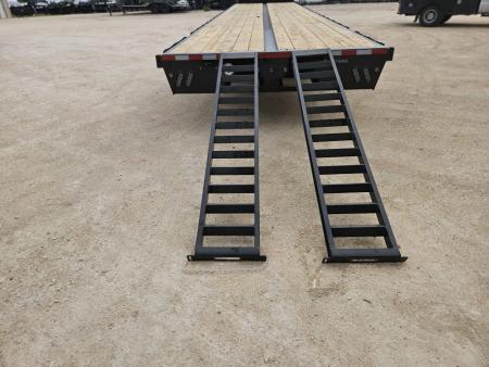 New 2026 Load Trail 25,900 Gvw 40' Gooseneck w/ EOH Brakes and Max Ramps