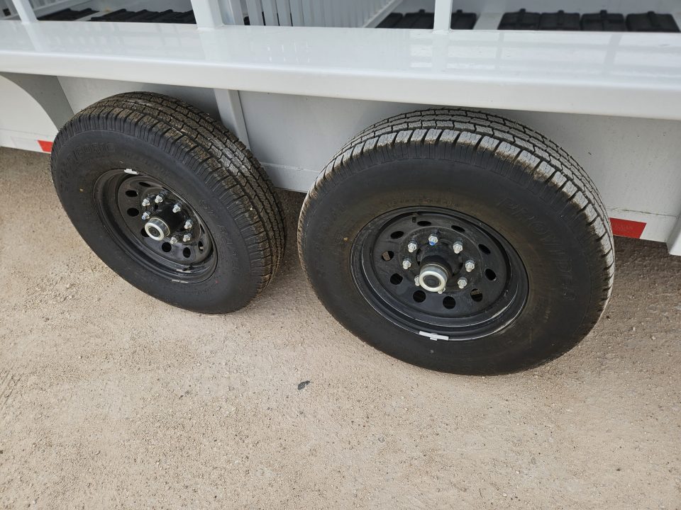 New 2027 East Texas Trailers 24' Gooseneck w/ Rubber Cleated Floors
