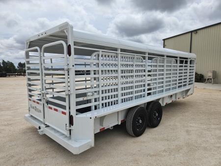 New 2027 East Texas Trailers 24' Gooseneck w/ Rubber Cleated Floors