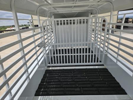 New 2027 East Texas Trailers 24' Gooseneck w/ Rubber Cleated Floors