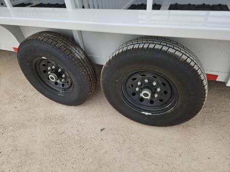 New 2027 East Texas Trailers 24' Gooseneck w/ Rubber Cleated Floors