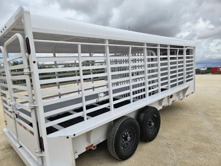 New 2027 East Texas Trailers 20' Gooseneck Stock Trailer w/ Rubber Cleated Floors