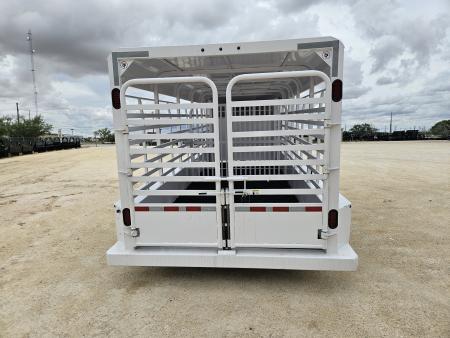 New 2027 East Texas Trailers 20' Gooseneck Stock Trailer w/ Rubber Cleated Floors