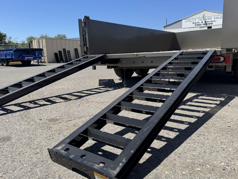 New 2026 Diamond C LPT 14' - 15.5K Telescopic Dump Trailer