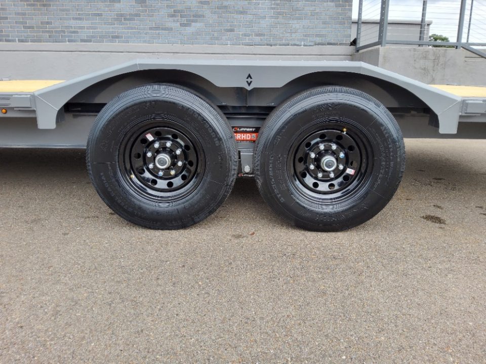 New 2026 Diamond C Trailers HXD207 Tilt Trailer