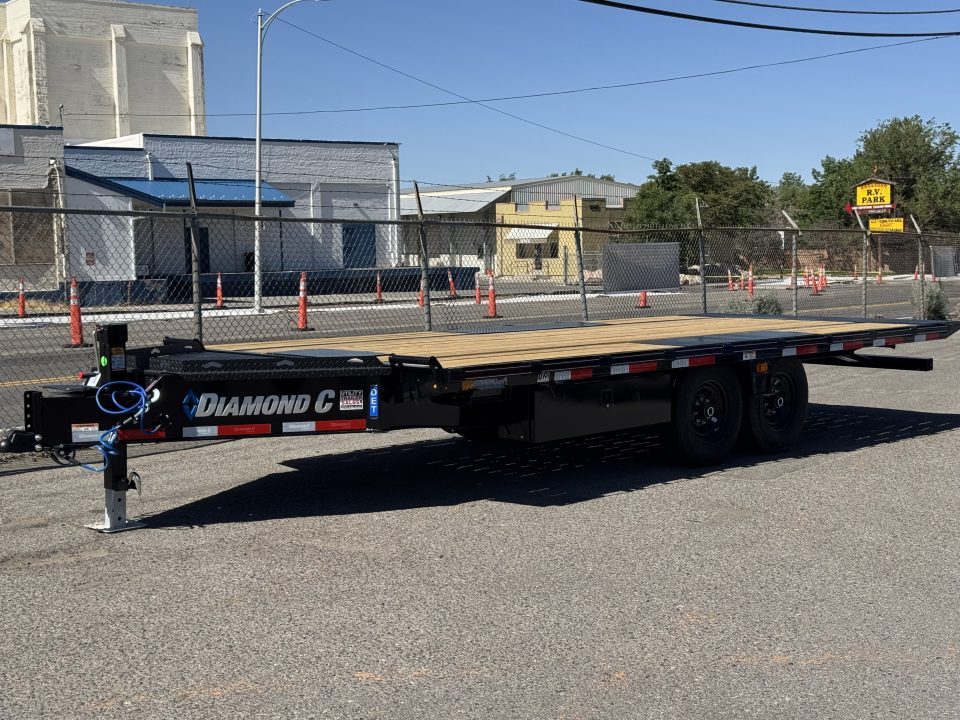 New 2026 Diamond C DET 20' - 15.5K Deckover Tilt Trailer
