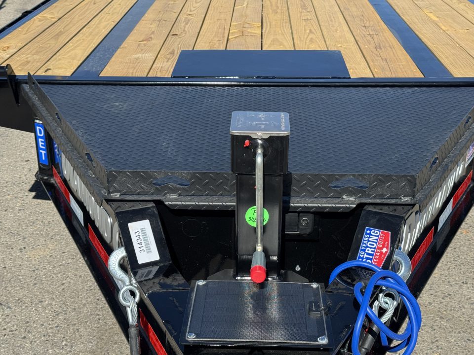New 2026 Diamond C DET 20' - 15.5K Deckover Tilt Trailer