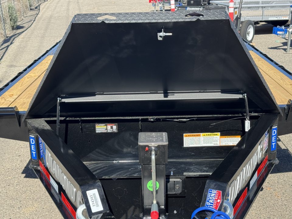 New 2026 Diamond C DET 20' - 15.5K Deckover Tilt Trailer