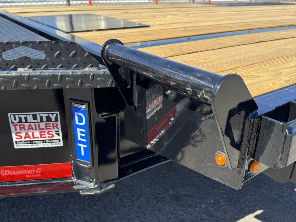 New 2026 Diamond C DET 20' - 15.5K Deckover Tilt Trailer