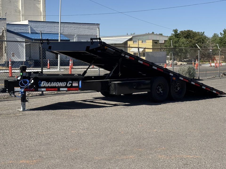 New 2026 Diamond C DET 20' - 15.5K Deckover Tilt Trailer
