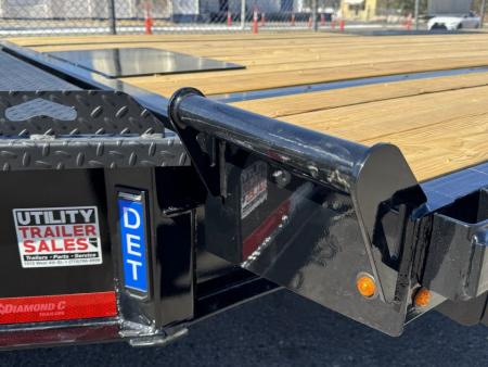 New 2026 Diamond C DET 20' - 15.5K Deckover Tilt Trailer
