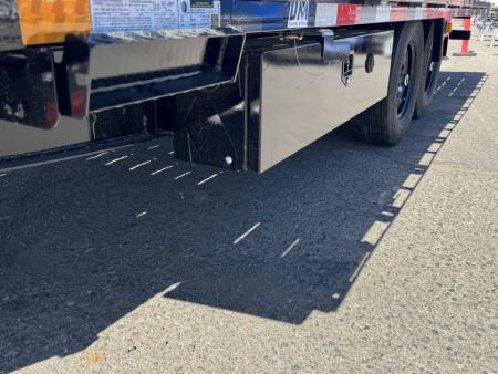 New 2026 Diamond C DET 20' - 15.5K Deckover Tilt Trailer