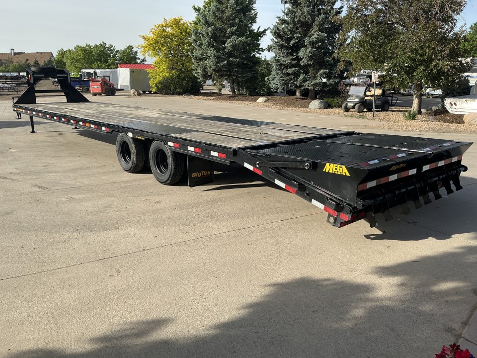 Used 2023 Big Tex 22GN-35BK+5MR Flatbed Trailer