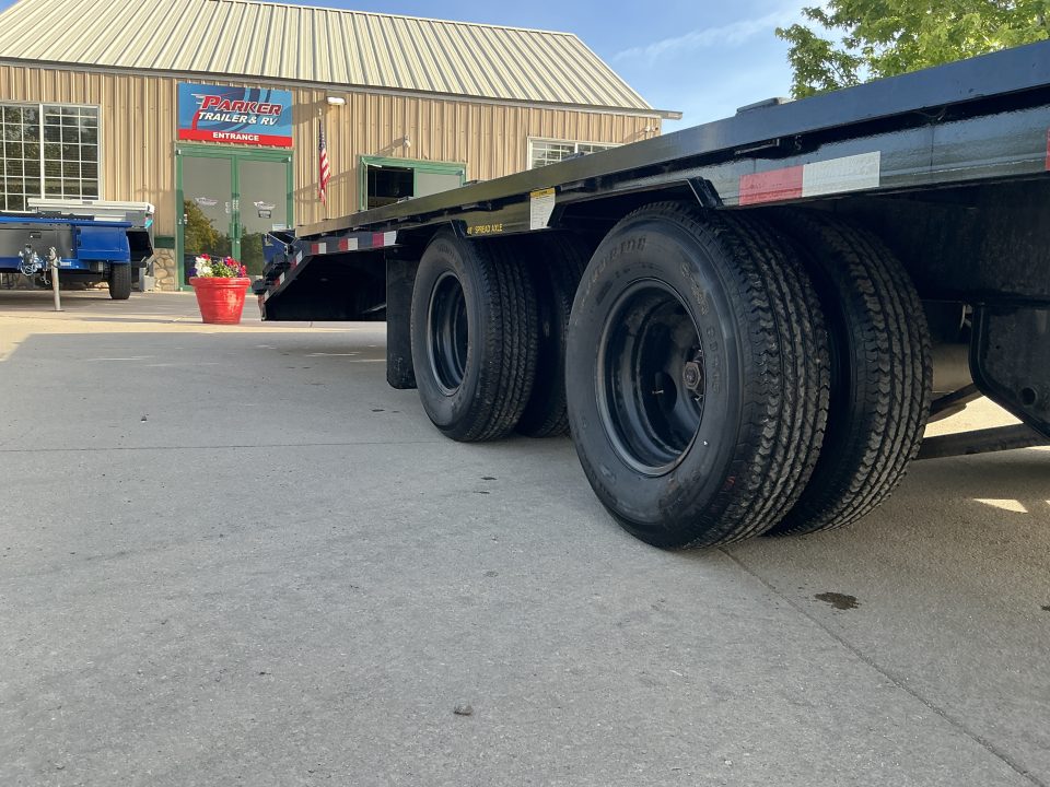 Used 2023 Big Tex 22GN-35BK+5MR Flatbed Trailer