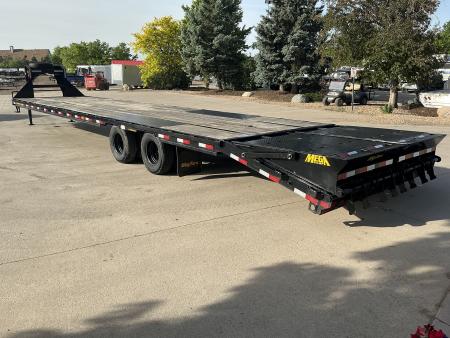 Used 2023 Big Tex 22GN-35BK+5MR Flatbed Trailer
