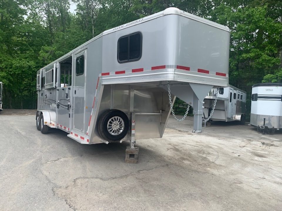 New 2026 Frontier Trailers 2+1 Horse Trailer
