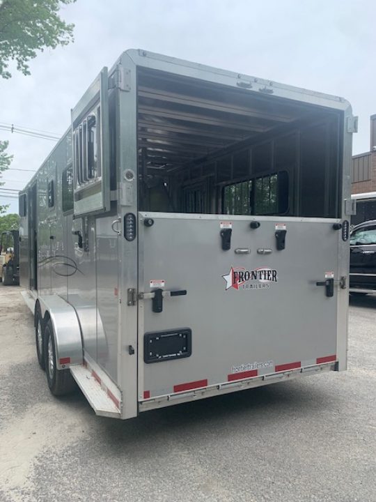 New 2026 Frontier Trailers 2+1 Horse Trailer