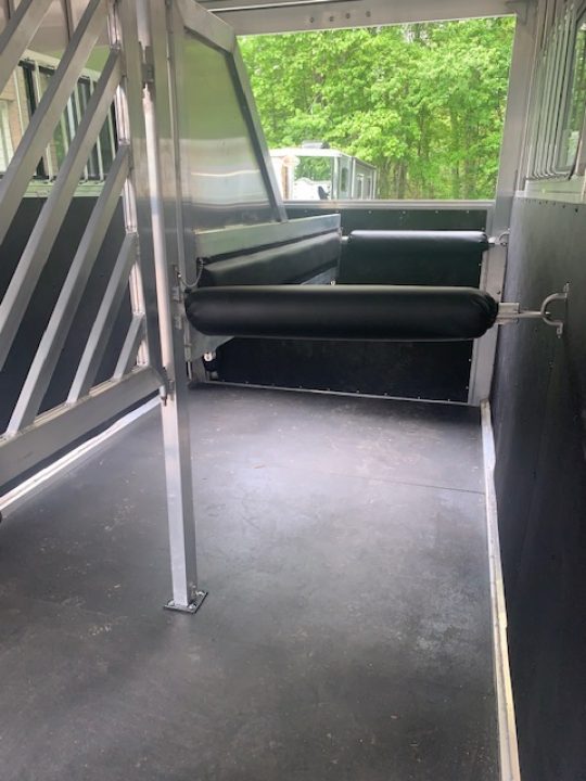 New 2026 Frontier Trailers 2+1 Horse Trailer