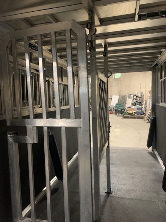 New 2026 Frontier Trailers 2+1 Horse Trailer