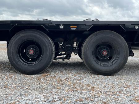 New 2027 MAXXD Gooseneck Flatbed Trailer | 102" x 32' 25.9K GVWR