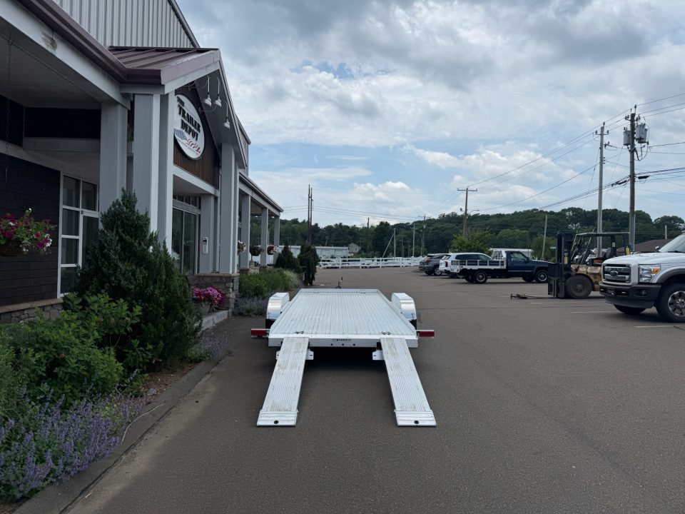 New FEATHERLITE 6’7″ X 20′ OPEN CAR HAULER 9.6K