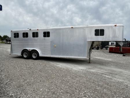 Used 1995 Sooner 4 Horse Slant Overniter Horse Trailer