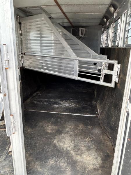 Used 1995 Sooner 4 Horse Slant Overniter Horse Trailer