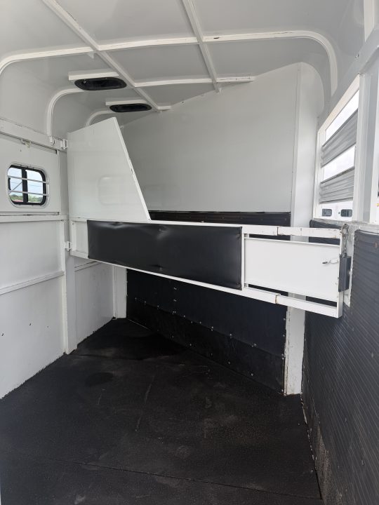 Used 1998 Sundowner 2 Horse Gooseneck Horse Trailer