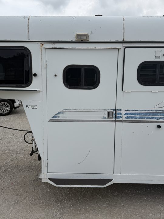 Used 1998 Sundowner 2 Horse Gooseneck Horse Trailer
