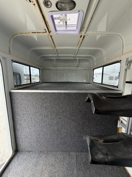 Used 1998 Sundowner 2 Horse Gooseneck Horse Trailer