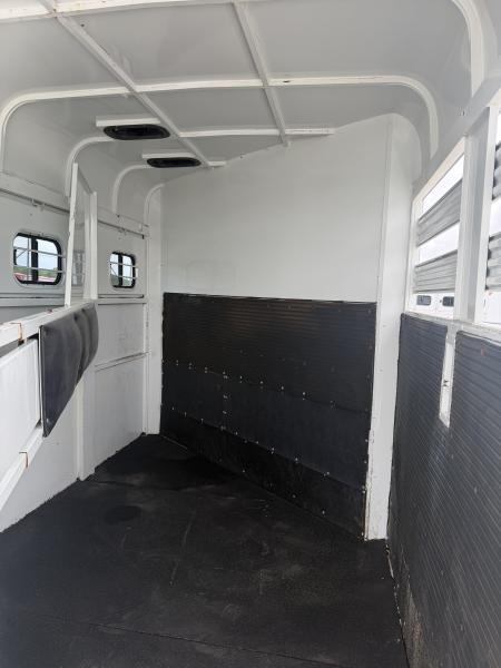 Used 1998 Sundowner 2 Horse Gooseneck Horse Trailer