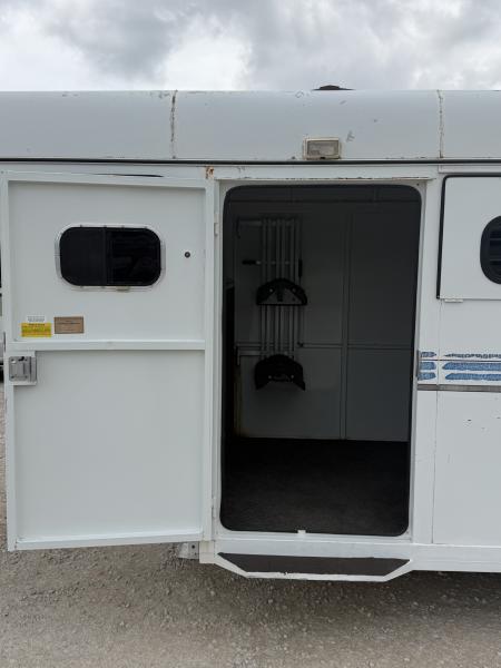 Used 1998 Sundowner 2 Horse Gooseneck Horse Trailer