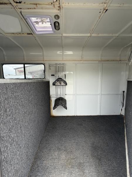 Used 1998 Sundowner 2 Horse Gooseneck Horse Trailer