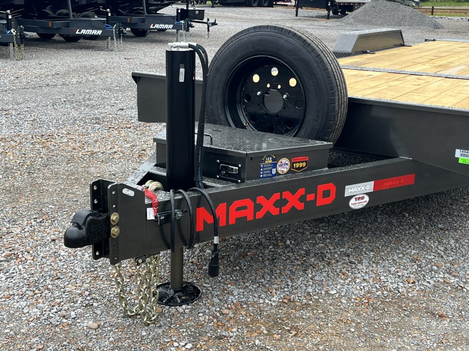 New 2027 MAXXD 83" X 24' 17.5K Tilt Equipment Trailer